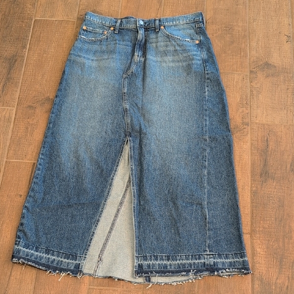 EUC Gap Denim Maxi Skirt Front Slit Medium Blue Size 14 (32) - Picture 1 of 8